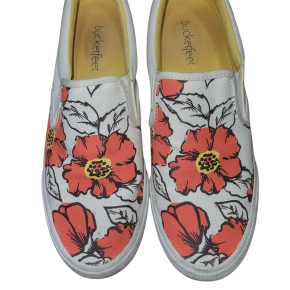 Bucket Feet Sketchy Poppies Slip-On Sneakers - White and Orange Size 8.5 - Picture 1 of 10